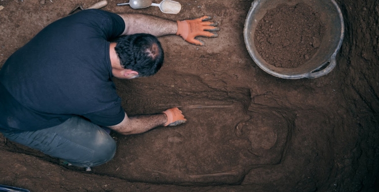 Una de les seputures | Quim Pascual, Ajuntament de Castellar
