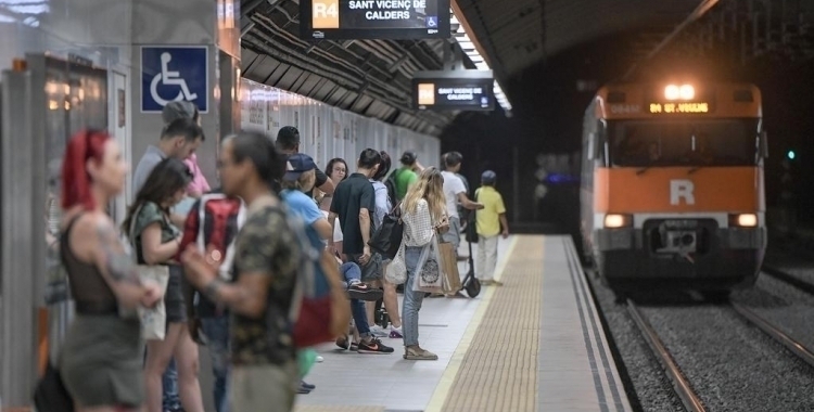 Un tren de Rodalies entrant a l'estació | Arxiu