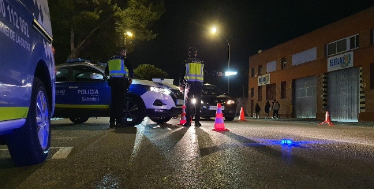 Un control de trànsit de la Policia Municipal | Cedida
