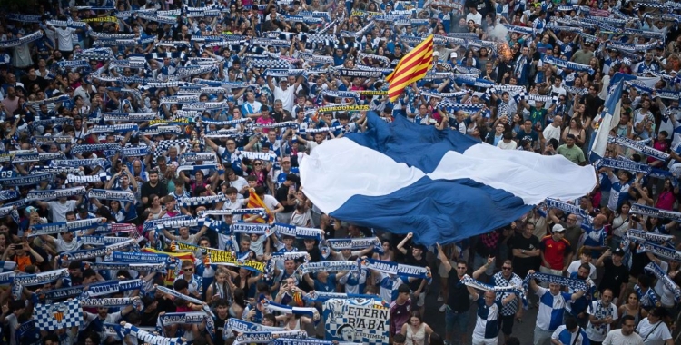 Eufòria desfermada amb l'ascens a la plaça Sant Roc | Roger Benet