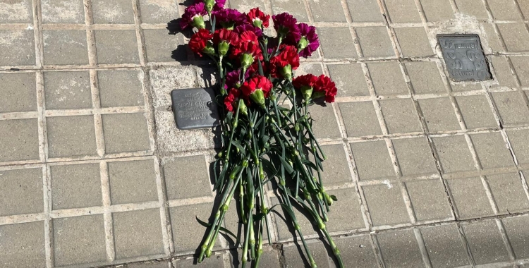 Placa en memòria de Maria Garcia