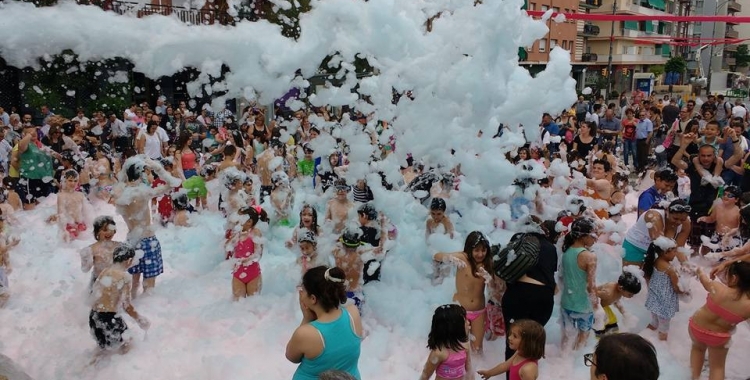 La festa de l'escuma a Sol i Padrís | Arxiu