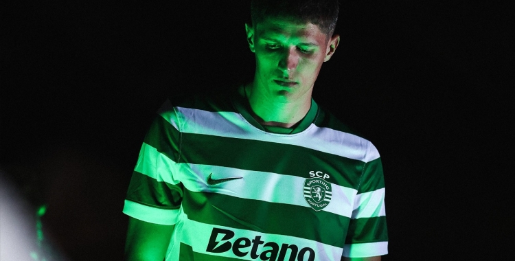 Sergi Altimira amb la samarreta del seu nou equip | Sporting CP