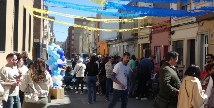 Imatge dels veïns d'Hostafrancs en una celebració prèvia | Cedida