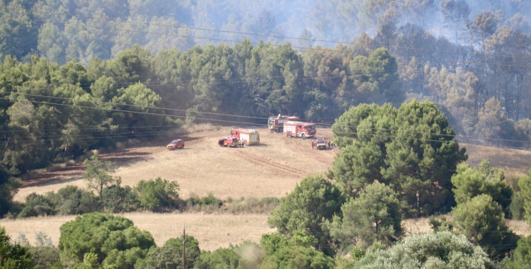 Fum a la zona de l'incendi de Sentmenat 