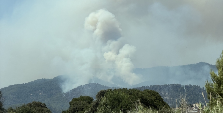 El foc de Sentmenat ja ha cremat unes 200 hectàrees | ACN