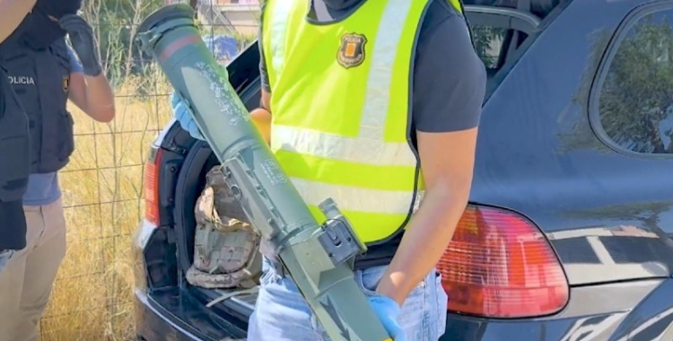Una de les armes comissades per part dels Mossos d'Esquadra | ACN