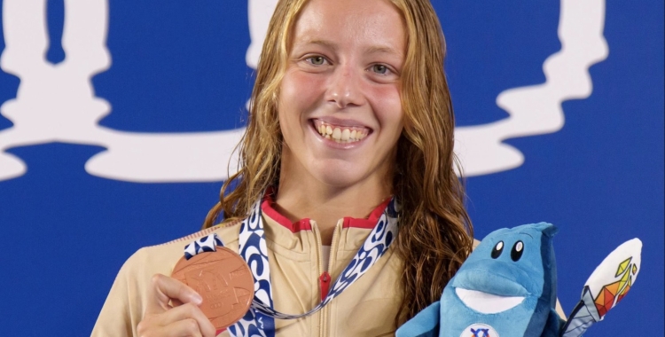 Paula González bronze