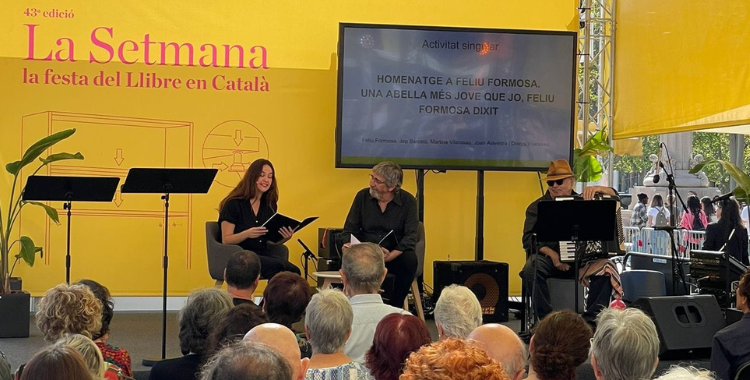 Una imatge de l'homenatge a la Setmana del Llibre en Català | Arxiu
