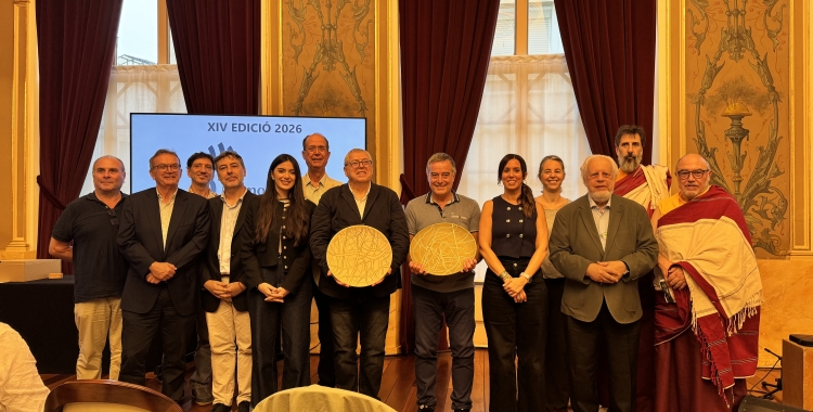 Els guardonats del premi juntament amb l’acaldessa, regidors i membres del jurat / Anna Clarà