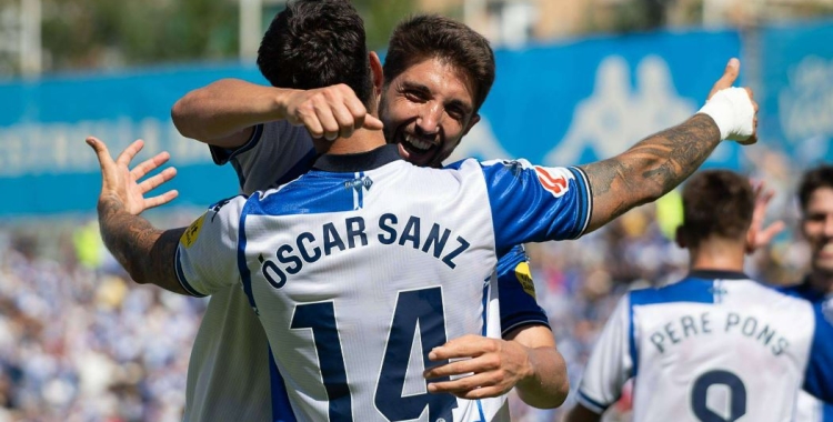 Óscar Sanz celebrant amb Edgar el seu gol contra l'Oviedo | Roger Benet