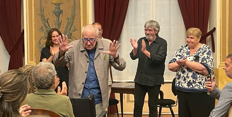 Feliu Formosa aplaudit pel públic | Pol Peiró