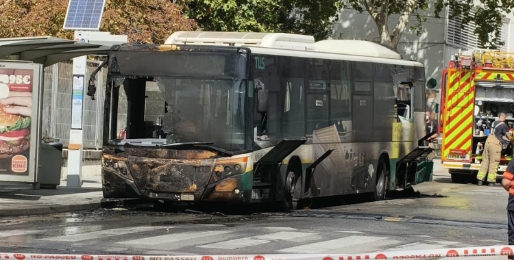 Imatge de l'autobús calcinat | Cedida