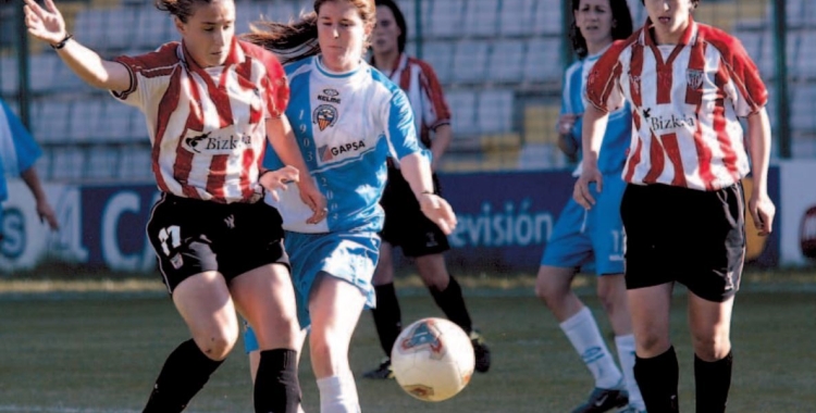 Adriana Martín en una acció d'aquell Athletic Club-Sabadell al Plantío | El Mundo