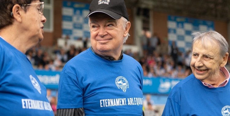 Escribà (al mig) en l'homenatge rebut l'octubre de l'any passat | Roger Benet