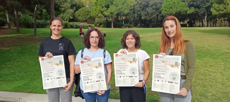 La tinenta d'alcaldessa Marta Morell amb representants de les entitats animalistes | Ràdio Sabadell