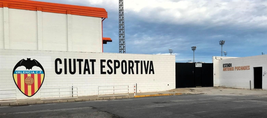 Les portes de l'Antonio Puchades podrien quedar tancades per a l'afició arlequinada | Adrián Arroyo
