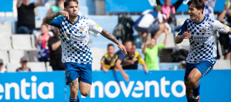 El jugador de referència de l'Obrador celebrant el seu gol contra el Teruel | Roger Benet