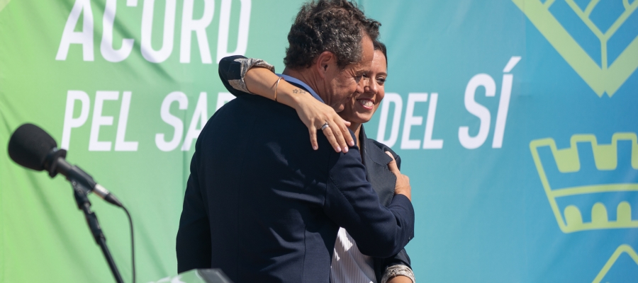 Lluís Matas i Marta Farrés durant la presentació de l'acord de govern | Roger Benet