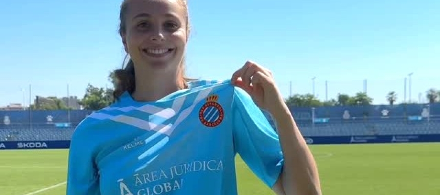 La portera sabadellenca lluint els seus nous colors | RCDE