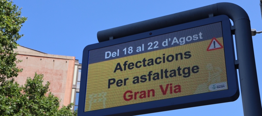 Panell anunciant les obres a la Gran Via | Júlia Ramon
