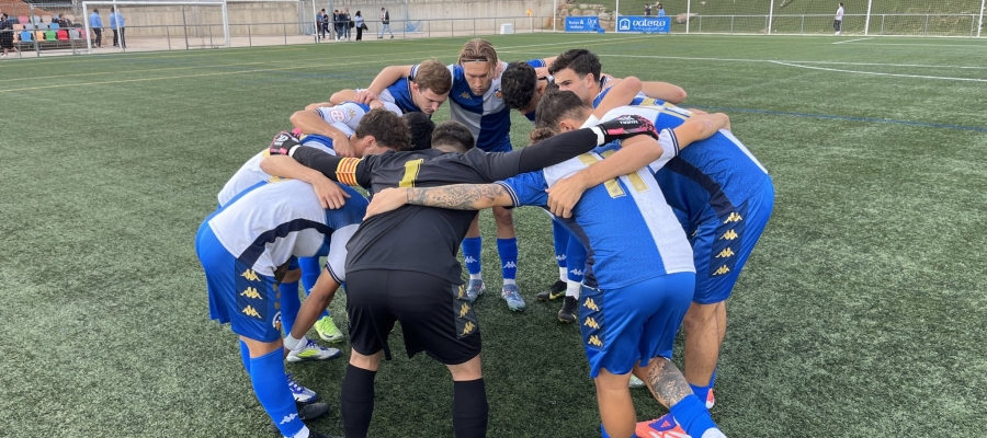 Pinya arlequinada just abans de l'inici del partit | Adrián Arroyo