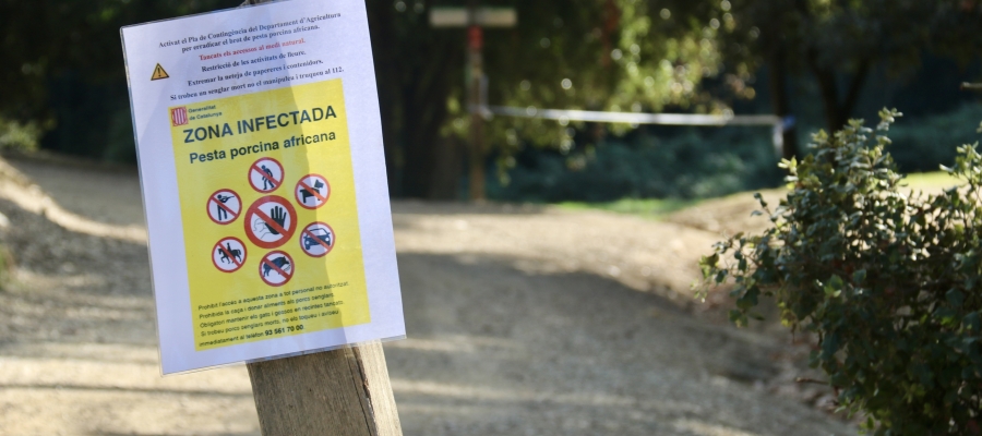 Cartell a la zona infectada a Cerdanyola | Albert Segura (ACN)
