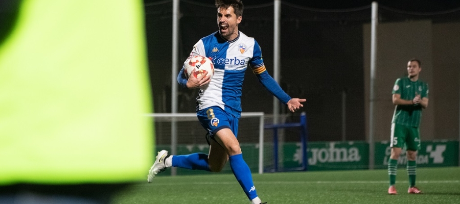 El 'capi' Sergio Cortés durant l'últim Cornellà-Sabadell | Roger Benet