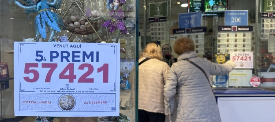 Imatge d'una administració amb un cartell d'un premi venut a l'establiment