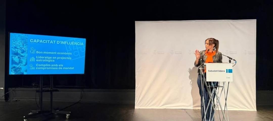 Marta Farrés durant la roda de premsa d'aquest matí