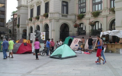 Al 2011 els veïns van acampar davant l'Ajuntament en protesta pel tancament del CAP a l'agost
