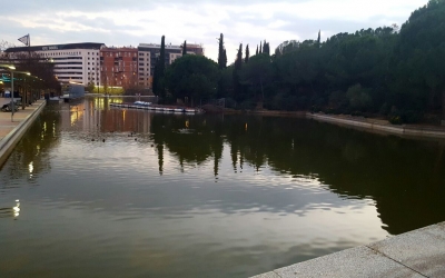 El llac del Parc Catalunya pateix pèrdues d'aigua