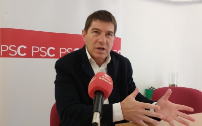 El portaveu socialista, ,Josep Ayuso, durant la roda de premsa | Karen Madrid