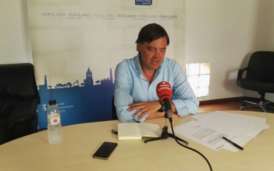 Esteban Gesa (PP) durant la roda de premsa. Foto: Partit Popular. 