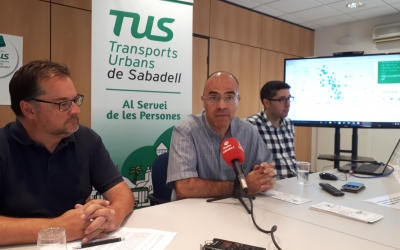 Guerrero (centre), López (esquerra) i Cañadas han presentat avui les xifres d'usuaris de la TUS/ Karen Madrid