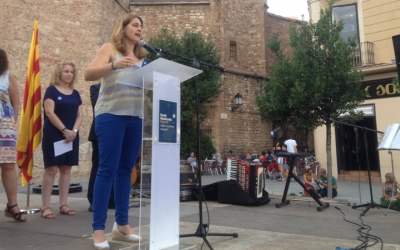 Marta Pascal parlant al faristol. Foto: Ràdio Sabadell