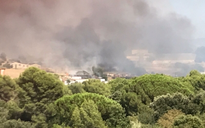 El fum de l'incendi es va poder veure des de diferents punts de Sabadell