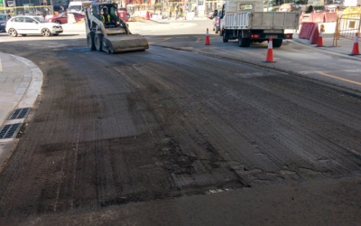 Avui s'està preparant l'entorn de la rotonda per asfaltar-lo/ Ajuntament de Sabadell