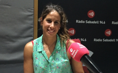 Erika Villaécija en una de les seves visites a Ràdio Sabadell