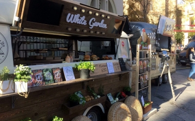 Una desena de food trucks ocupen aquests dies la plaça Doctor Robert/Cedida