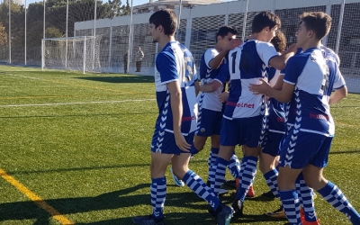 Els jugadors del Sabadell B celebren un dels gols d'ahir