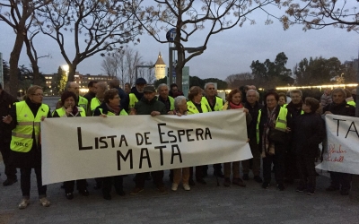 Els manifestants durant la mobilització al Taulí | Foto: Ràdio Sabadell