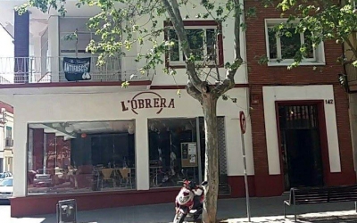 Exterior de L'Obrera, a l'avinguda Barberà/ L'Obrera