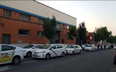 Moment de concentració dels taxis a Sabadell abans de marxar cap a Barcelona | Elite Taxi Sabadell