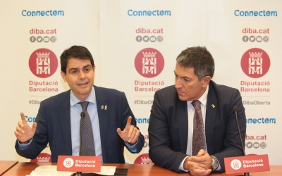 El president de la Diputació, Marc Castells (esquerra), presentant les inversions/ Diputació de Barcelona