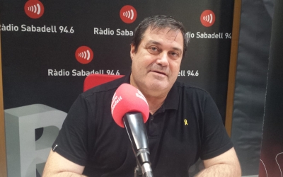 Ramon Vidal, als estudis de Ràdio Sabadell/ Pau Duran