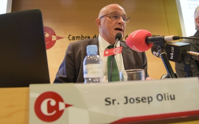Josep Oliu, durant la conferència a la Cambra de Comerç/ Roger Benet