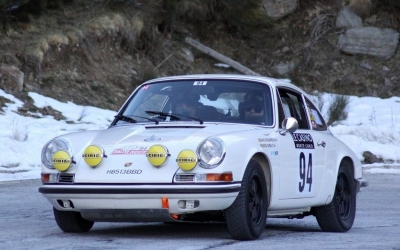 Nogareda i Giralt conduint el Porsche S Coupé de 1969 amb el que participaran en el Ral·li