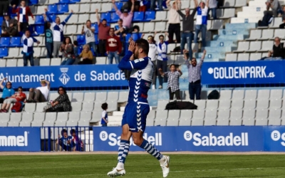 Arturo, celebrant el gol de la temporada passada contra el Villarreal 'B'... i l'últim a la Nova Creu Alta | Críspulo Díaz