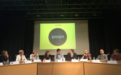 El debat l'ha conduït el periodista Roger Escapa, format a Ràdio Sabadell | Xarxa Onion